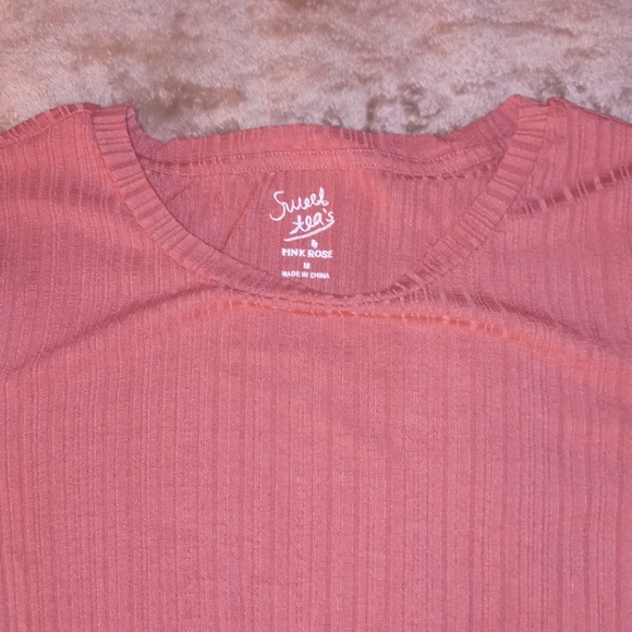 Pink top - Picture 2 of 3